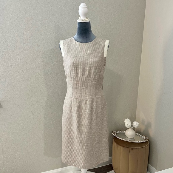 ANTONIO MELANI Dresses & Skirts - Antonio Melani Light Tan Tweed Sleeveless Dress